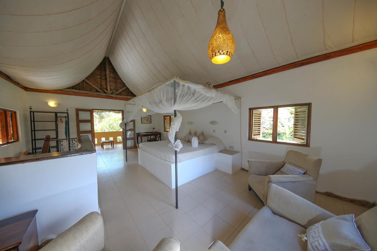 Kinasi Lodge Utende Exterior photo