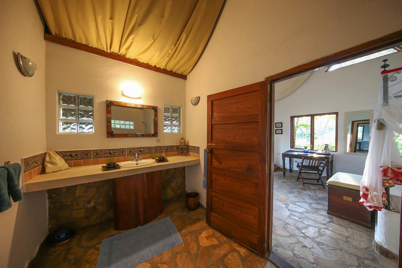 Kinasi Lodge Utende Exterior photo