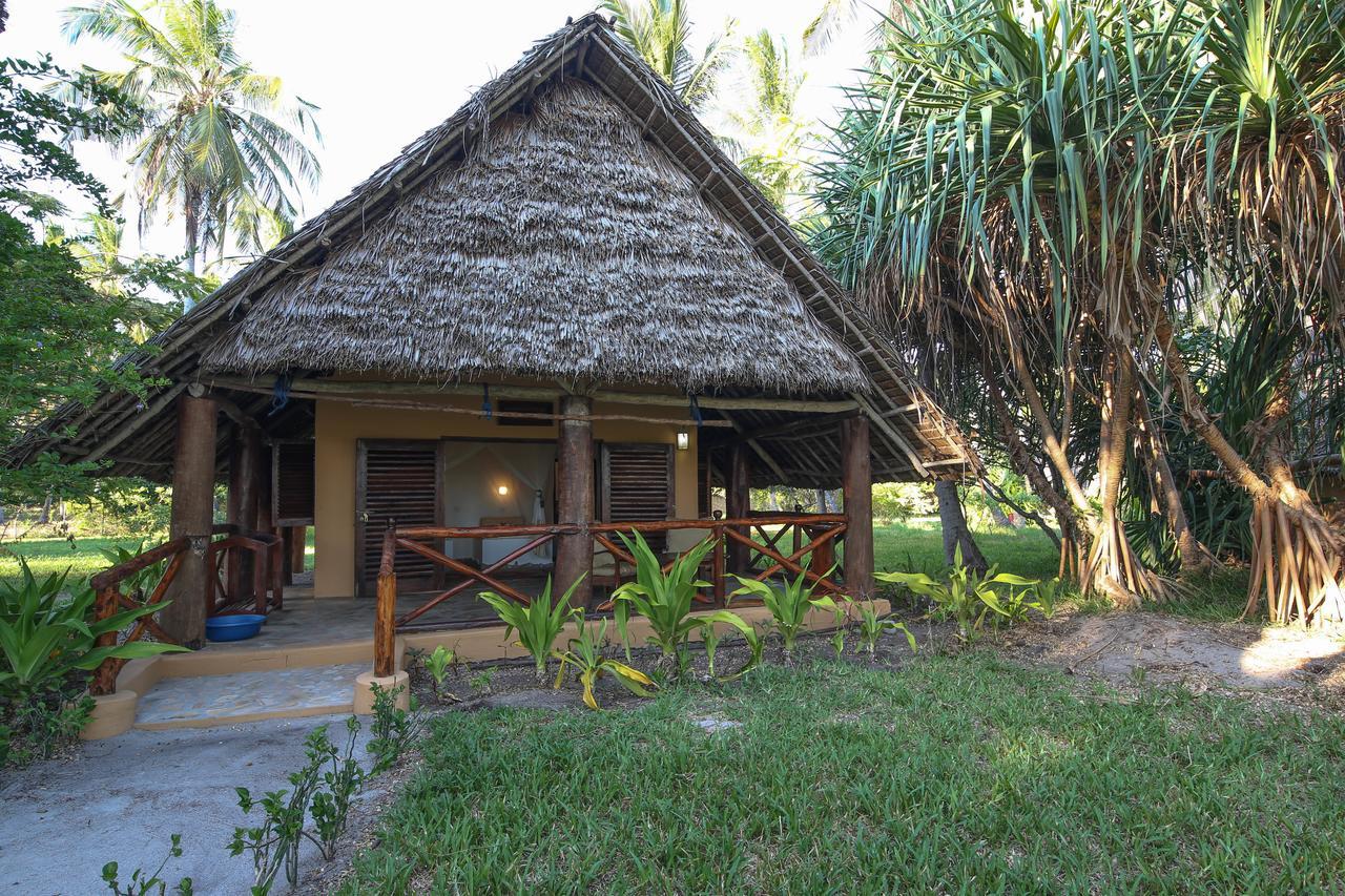 Kinasi Lodge Utende Exterior photo