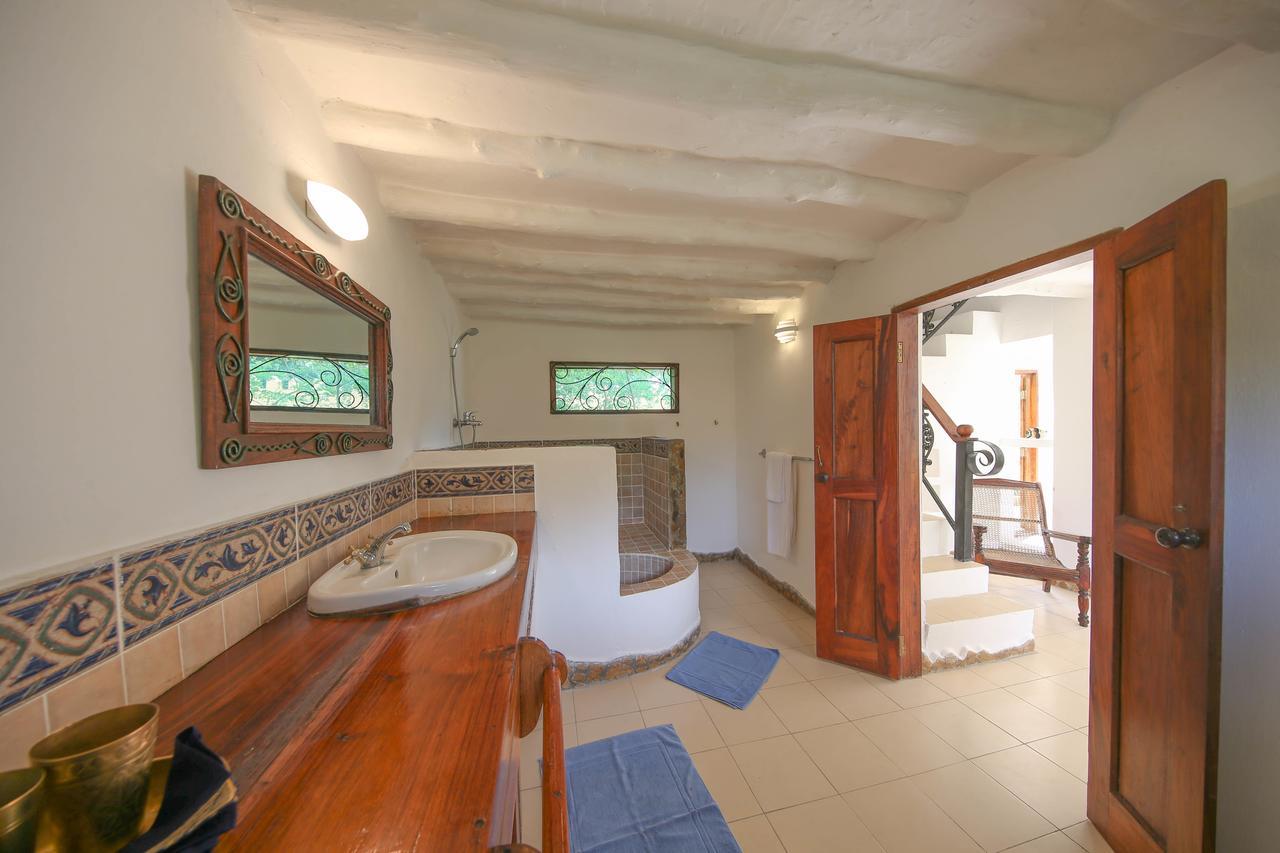 Kinasi Lodge Utende Exterior photo